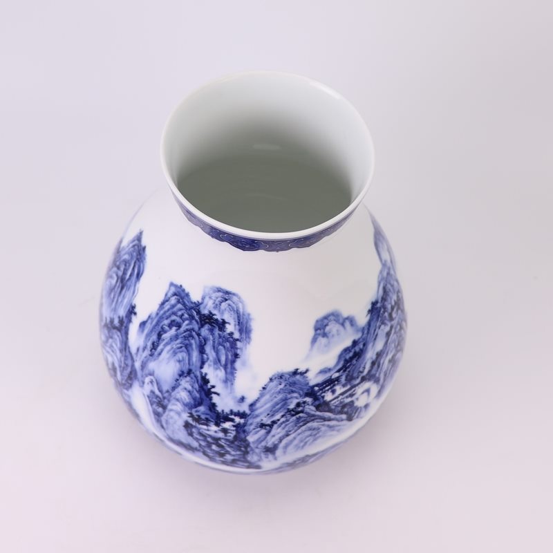 RZGM23-A 青花山水福桶瓶   