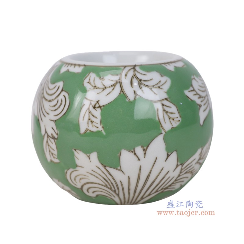RXCD44-D绿底白花叶纹烛台