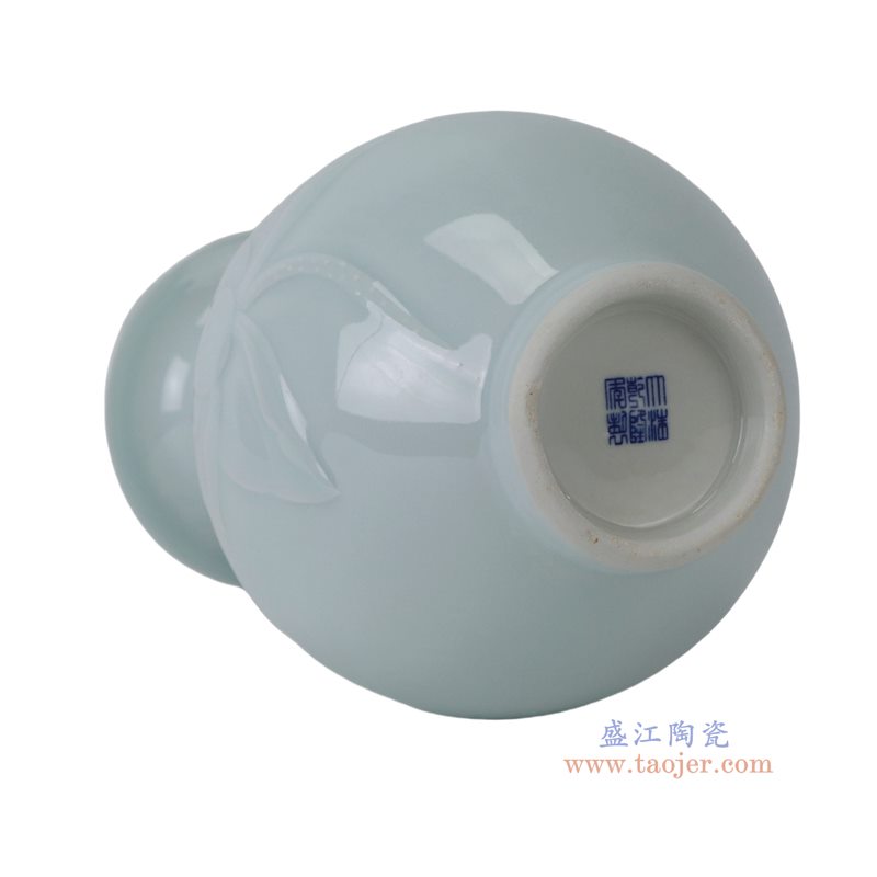 RXDN10-C  影青雕刻荷花赏瓶