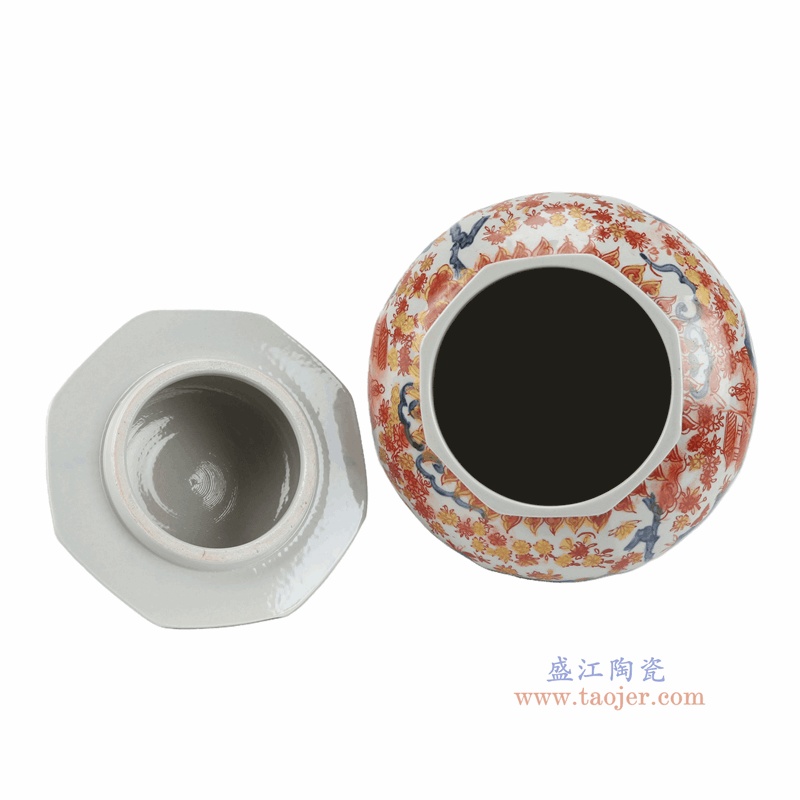 RZQF36-A 青花矾红风景人物纹将军罐 