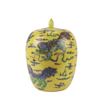 RYQQ51-D 粉彩黄底狮子戏球纹冬瓜罐