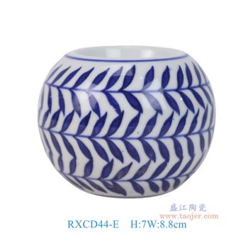 RXCD44-E青花草叶纹烛台