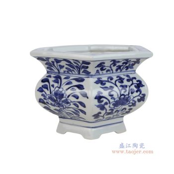 RZKR72-A  青花花叶纹六方香炉